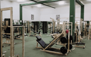 Gambar 4 Rumah Bagus Tengah Kota Tempat Fitness