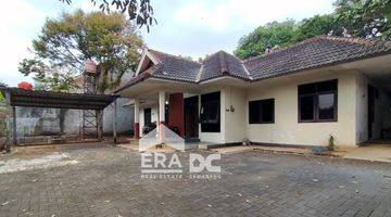 garasi/carport rumah luas tengah kota semarang