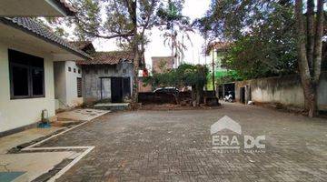 garasi/carport rumah luas tengah kota semarang