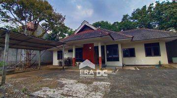 garasi/carport rumah luas tengah kota semarang
