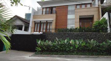 Gambar 1 Rumah Modern Tropis 3 Lantai Semi bagus Furnished Kebayoran Baru Jakarta Selatan Shm