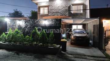 tampak depan rumah modern fully furnished, siap