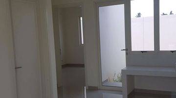 ruang makan dijual rumah suvarna sutera cluster