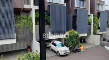 Gambar 2 Rumah 3 Lantai Lokasi Strategis Dkt Perkantoran SCBD Simatupang 