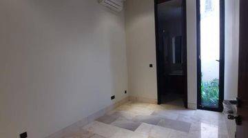 Gambar 2  Dijual Rumah 3 Lantai Di Kemang Unfurnished