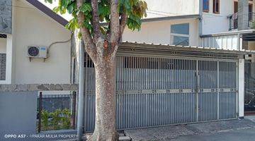 garasi/carport rumah asri nyaman posisi hoek