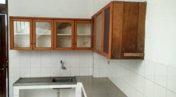 dapur rumah asri dekat taman bebas