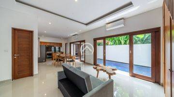 Gambar 5 Spacious 4 Bedroom Villa For Sale In Kerobokan Residential Complex