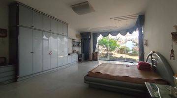 Gambar 5 Rumah 2 Lantai Bagus Furnished di Raya Dharmahusada Indah Timur