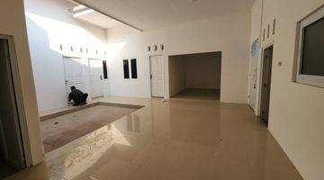 ruang keluarga rumah di jalan karang rejo
