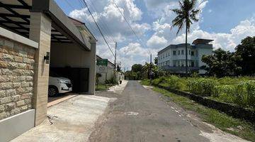 Gambar 1 Rumah Baru 2 Lantai Dekat Kampus Unriyo Tajem