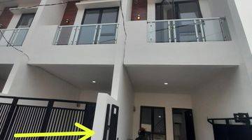 Gambar 5 Rumah di Taman delima 3 Lantai SHM Baru Selatan