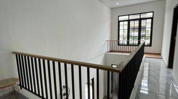 Gambar 4 Best offer rumah kosan baru cantik renovasi total Senopati Jaksel