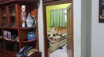 Gambar 2 Rumah 2 Lantai Bagus SHM di Ciputat, Tangerang Selatan