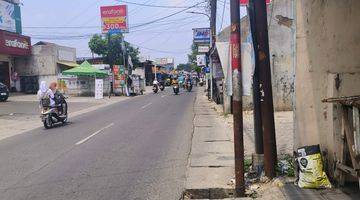 Gambar 1 Kios Aktif Usaha Di Seberang Erafone Rasuna Said Tangerang