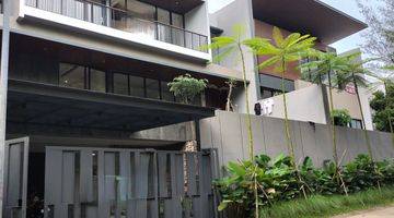 Gambar 4 Di Jual Rumah Mewah Claster Depan,lift,kolam Renang,lantai Marmer Depan Green Area Sentul City