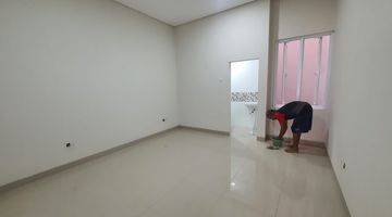 Gambar 5 Rumah Baru Minimalis 3.1/4 Lt Tomng