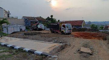 Gambar 1 Tanah View daerah atas. Bebas banjir. Akses jalan luas sekali. Daerah elite. Dekat ke kota. Bisa luas lebih besar.