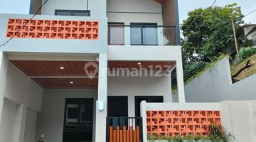 tampak depan rumah siap huni bangunan baru