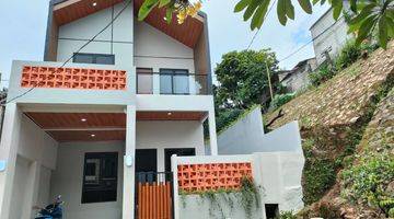 tampak depan rumah siap huni bangunan baru