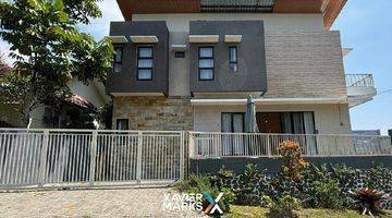 Gambar 1 V056 Villa Modern Fully Furnished Dengan Private Pool di Panderman Hill Batu