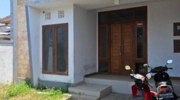 Gambar 1 House For Rent Need Some Renovation