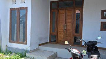 Gambar 2 House For Rent Need Some Renovation