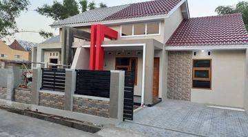 Gambar 1 Rumah Baru Dekat Jalan Raya