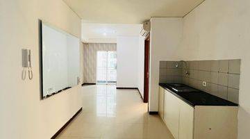 Gambar 1 Dijual Condominium Green Bay, 2 Kamar Unfurniture, Lt Rendah.