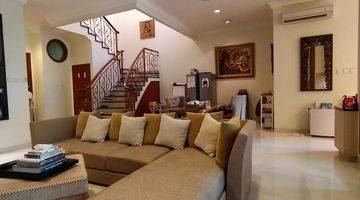 Gambar 2 Rumah 2 Lantai Bagus Semi Furnished SHM di Kemang