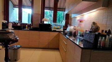 Gambar 5 Rumah 2 Lantai Bagus Semi Furnished SHM di Kemang