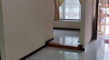 Gambar 2 Rumah 2 Lantai Bagus Semi Furnished SHM di Sektor 2