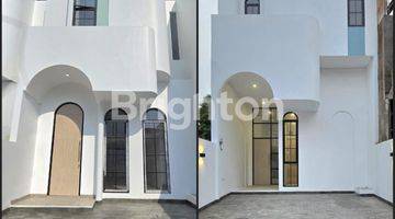 Gambar 1 RUMAH DESAIN UNIK, MEWAH LITTLE SANTORINI