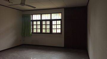 kamar tidur disewakan rumah 2lt di simprug