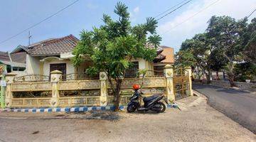 tampak depan rumah hook siap huni luas