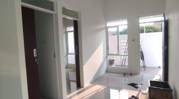 ruang tamu rumah kos full furnish kawasan