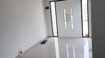 ruang tamu rumah vila murah area beji