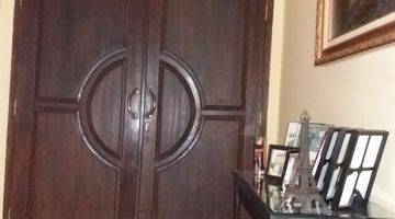 tampak depan dijual rumah shm luas 588m2