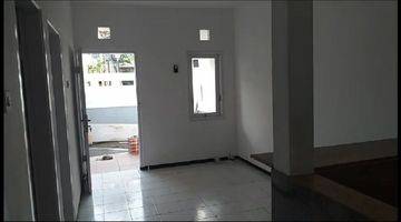 ruang tamu rumah murah 2 lantai siap
