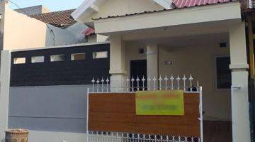 tampak depan rumah murah 2 lantai siap