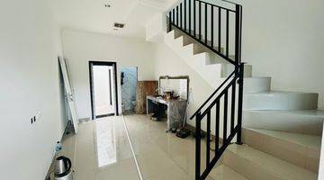 Gambar 2 Rumah Modern Classic dekat Apartemen Arandra