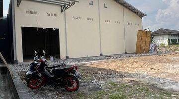 Gambar 5 Gudang siap pakai bangunan baru jalan cor lebar 16 an meter bisa dilewati tronton akses ke tol dekat letak strategis