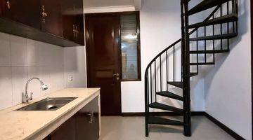 Gambar 2 Disewa Rumah 2 Lantai Semi Furnished, Metro Alam Pondok Indah