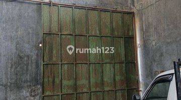 Gambar 4 Gudang Tengah Kota Dekat Pelabuhan di Kokrosono Semarang