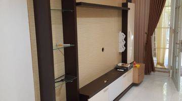 Gambar 1 Dijual di Perumahan Royal Resident 2 Lantai Semi Furnish