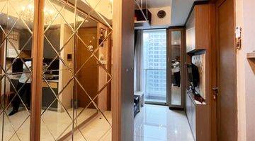 Gambar 1 Fully Furnished, Taman Anggrek Residences, 1 Bedroom, Pool View, High Floor