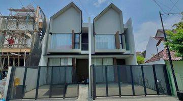 Gambar 1 Dijual New Furnished Rumah Modern di Mojoklanggru, Dharmahusada