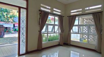 ruang tamu dijual rumah di jl kawi