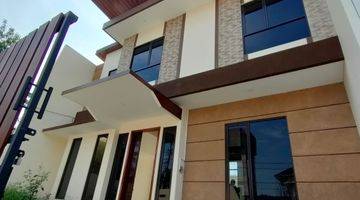 garasi/carport dijual rumah baru di puri