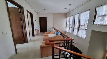 Gambar 2 Rumah Paling Murah Di Greenwich Bsd City Semi Furnished Baru Di Cat Ulang Dan Renovasi